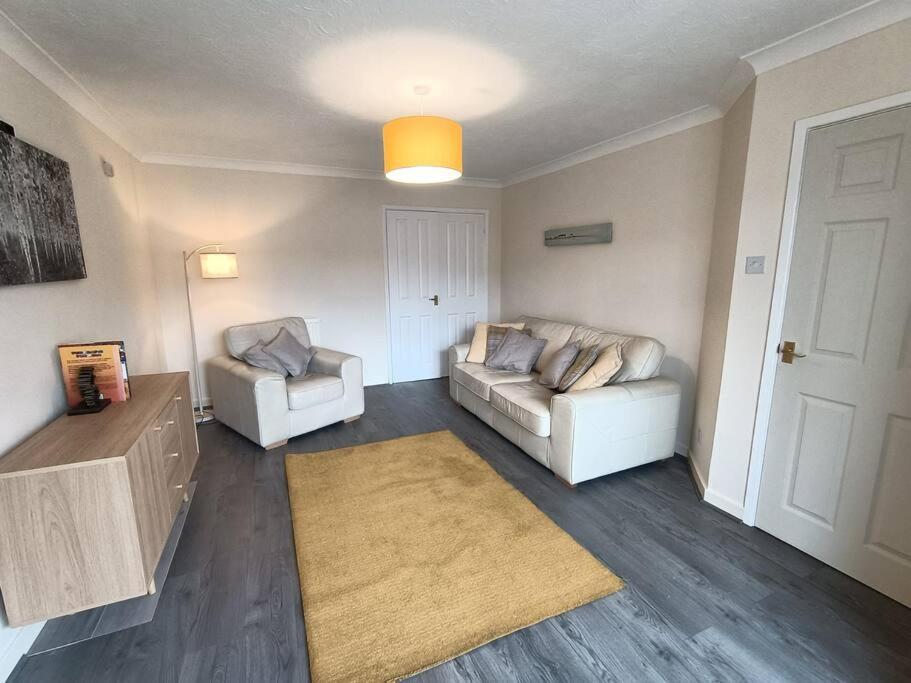Вилла Trevithick Gardens, No 47. Мертир-Тидвилл Экстерьер фото